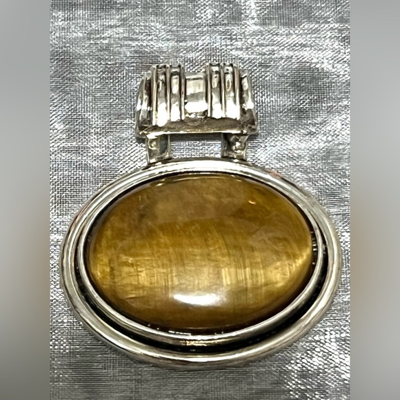 Elegant Silver and Brown Pendant - Picture 1 of 4